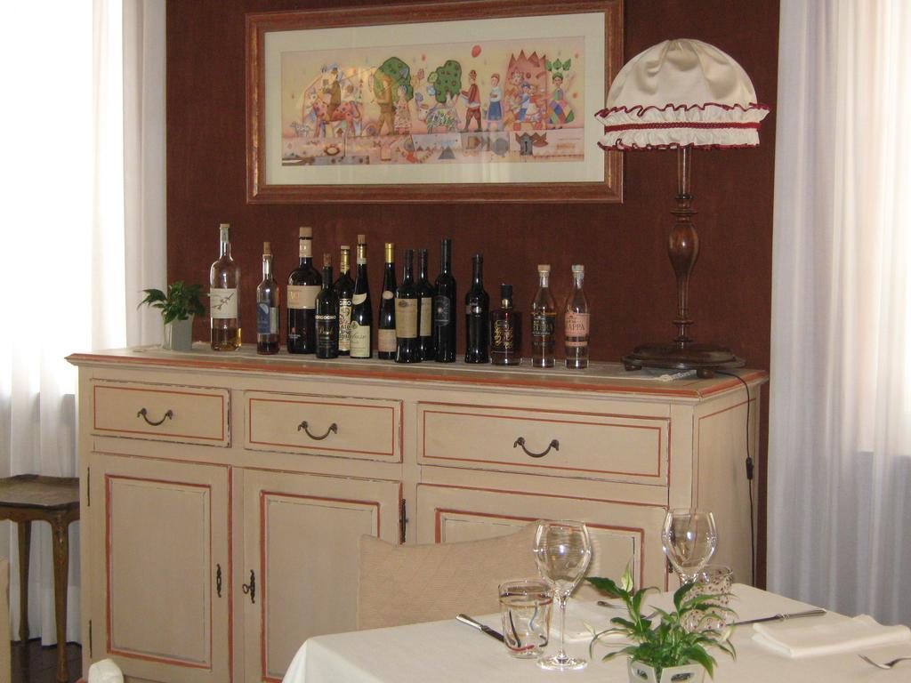 B&B Ristorante Del Monte Colleretto Giacosa ภายนอก รูปภาพ